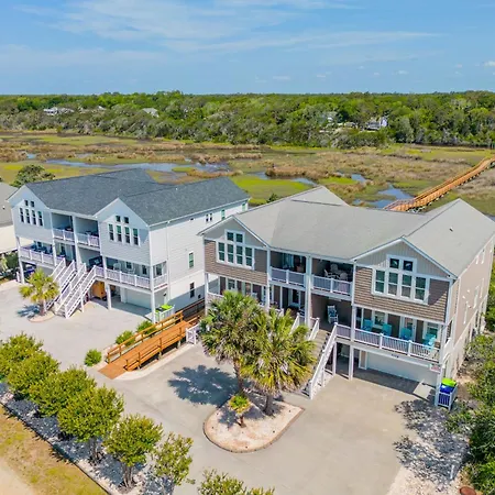 Walk To Beach Oak Island Retreat With 210-Yard Dock